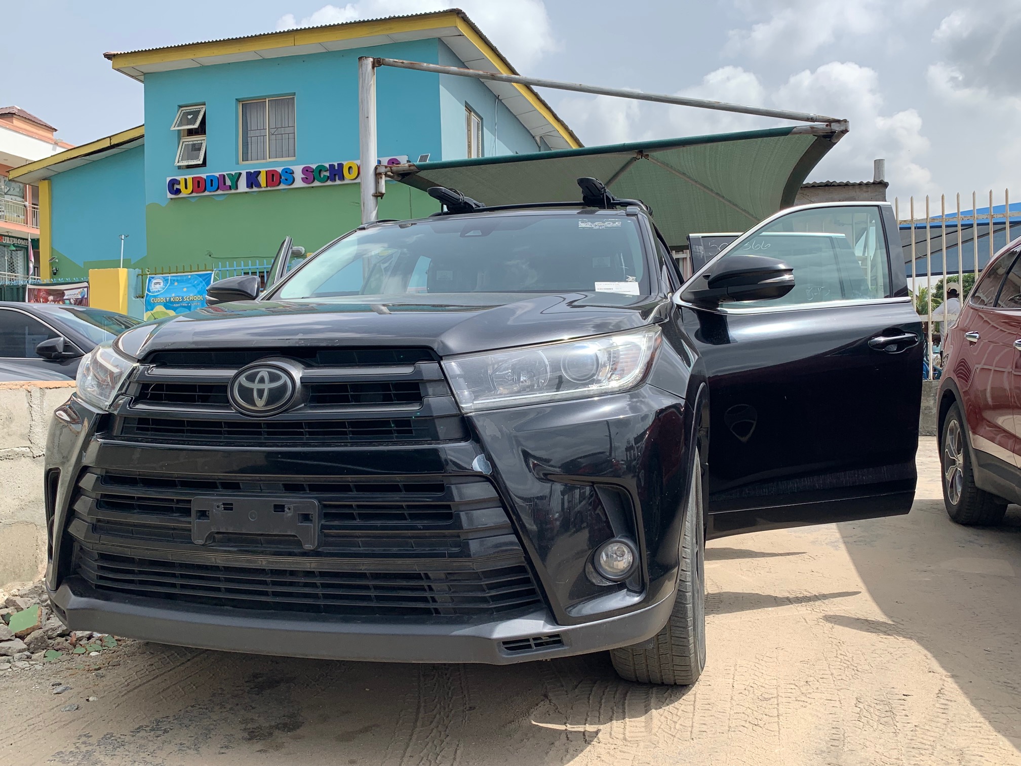 Black Toyota Highlander